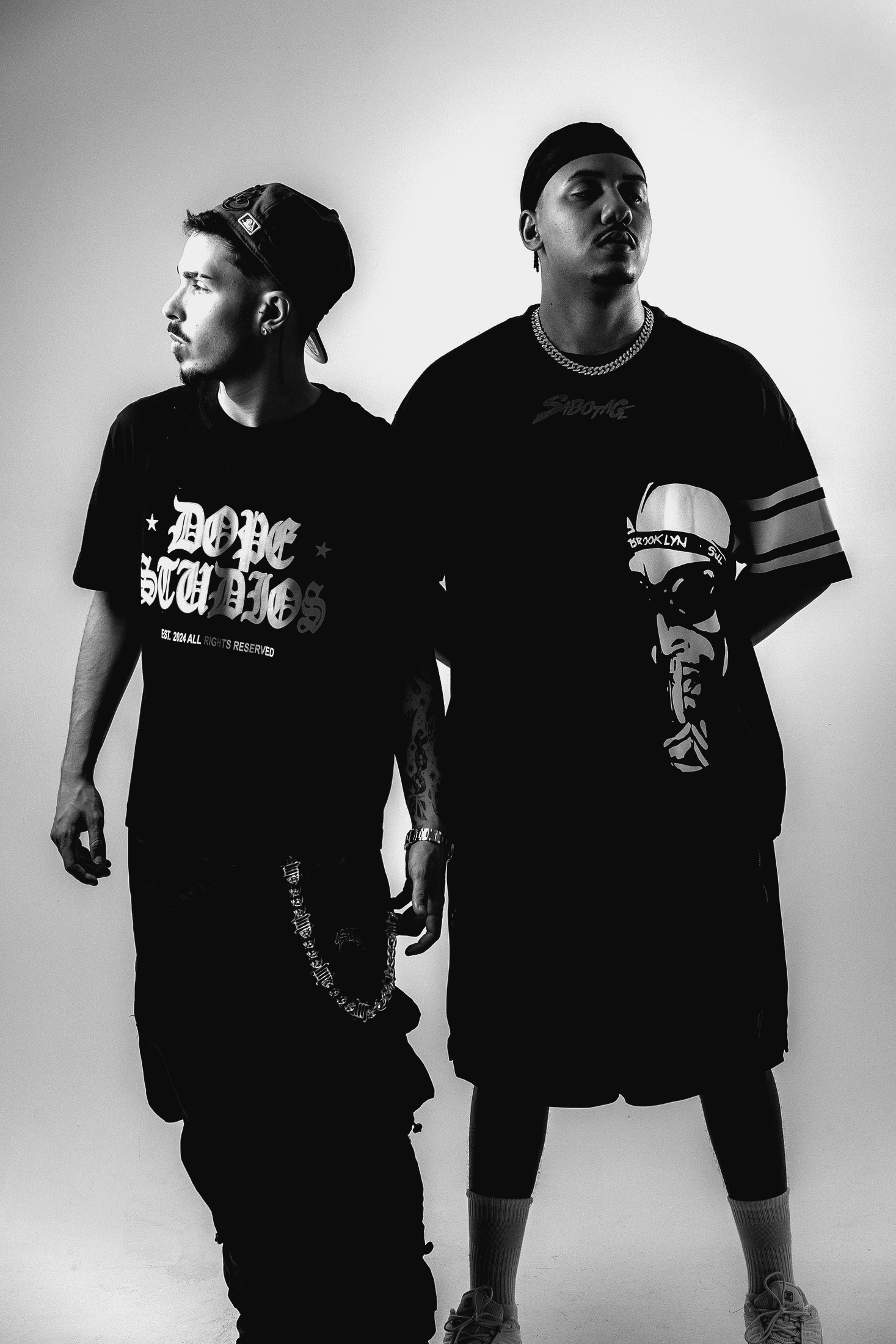 Rostos dos dois integrantes de CHRIS&GREGDJS